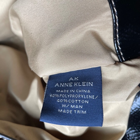 EUC AK Anne Klein Tote Bag - Black and Cream - Classic Basket Weave Texture - Picture 6 of 7